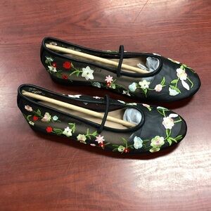 Wild Pair Black Floral Embroidered Flats